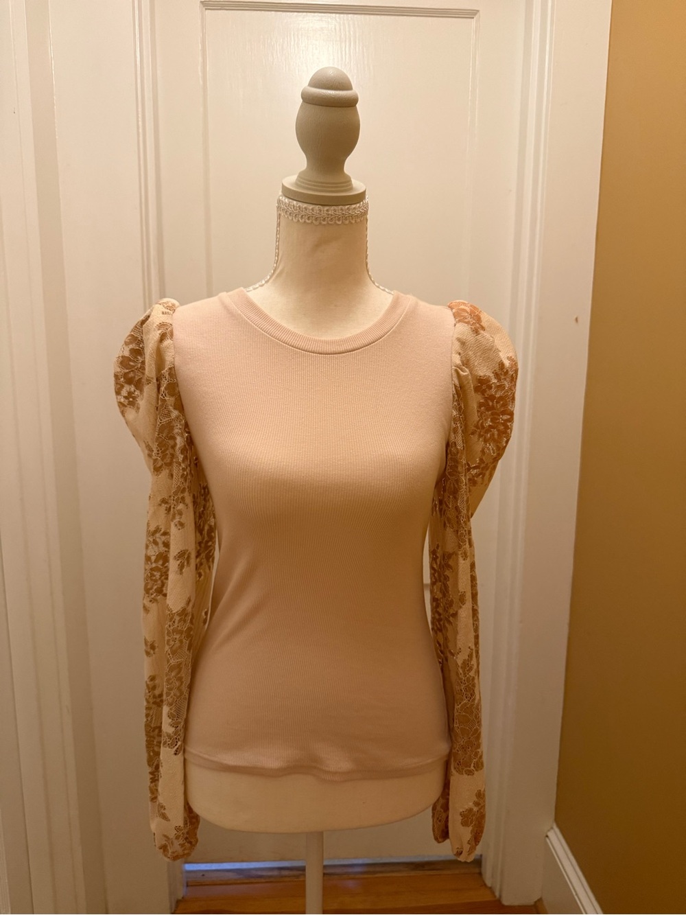 Anthropologie Dolman Puff Sleeve Floral Lace Sleeve Top - Cream